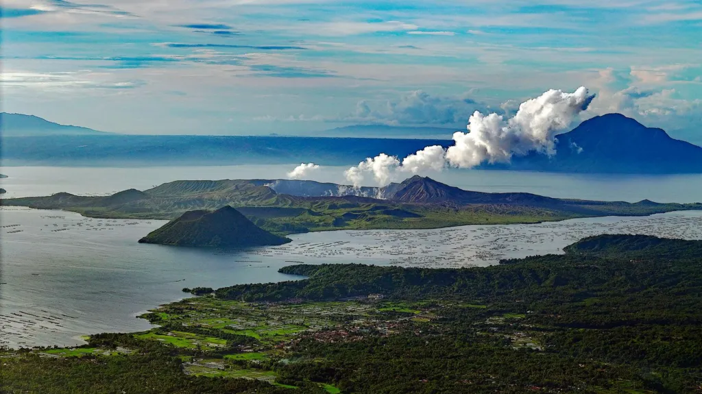 hồ Taal nơi 34 bet thủ người philippines hy sinh